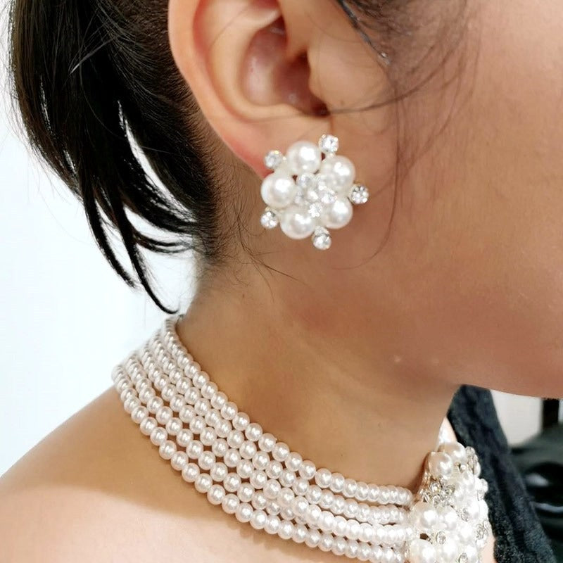 Light Luxury Jewelry with Diamond Inlaid Flower Pearl Set